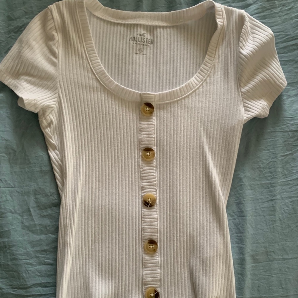 2018 Hollister white T-shirt